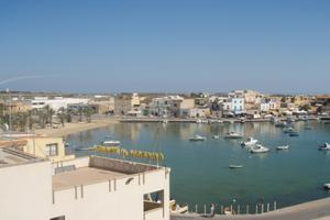 Lampedusa bivani sul Porto Vecchio