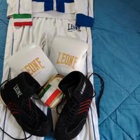 Guantoni, tuta e scarpe da BOXE (pari al nuovo)