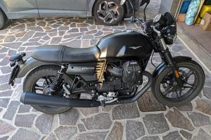Moto Guzzi V7III Stone