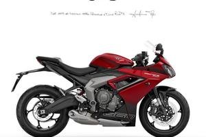 TRIUMPH Daytona 660 -