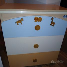 cassettiera con ruote e vaschetta removibile 