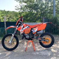 KTM EXC 125 del 2007 targato