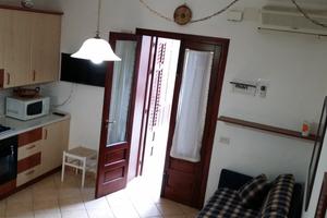 Piccola casetta arredata per vacanza: in centro, a