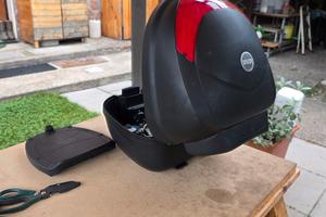 bauletto GIVI 30 litri con piastra 