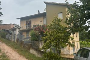 Casa in campagna contrada Poggio San Costanzo