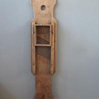 ANTICO ATTREZZO AGRICOLO AFFETTA VERDURE