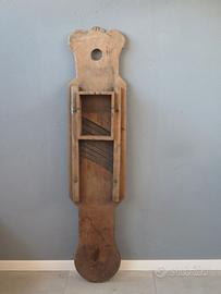 ANTICO ATTREZZO AGRICOLO AFFETTA VERDURE