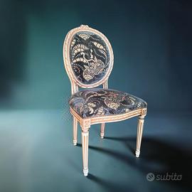 Sedia a medaglione,stile Luigi XVI in rovere. 1950