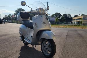 Piaggio Vespa 125 GTS, anno 2004