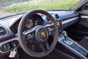 Porsche 718 Cayman GT4