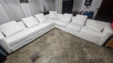 Divano in pelle 3200 x 3200 x 97 di profondità