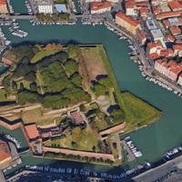 Barca Paoletti all'ormeggio 12 x 3,80 ANCHE VELA