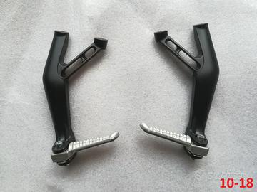 PEDANE PASSEGGERO NUOVI YAMAHA R6 DAL 2017 al 2023