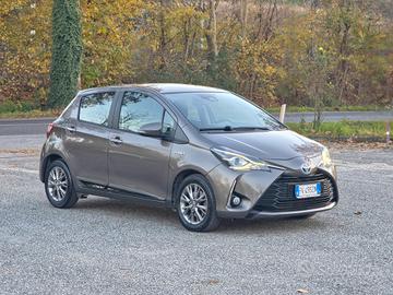 Toyota Yaris 1.5 Hybrid 5 porte Business 2017-E6B 