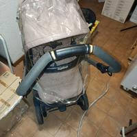 Passeggino,box e fasciatoio per bambini