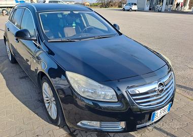 OPEL Insignia - 2011