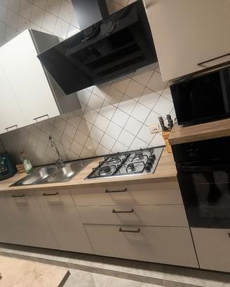 cucina intera compresa elettrodomestici 