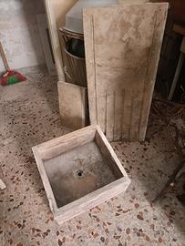 lavandino in pietra con mensole 