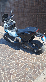 Xadv 750