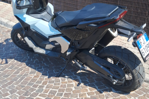 Xadv 750