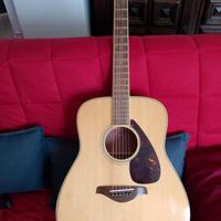 chitarra acustica Yamaha 