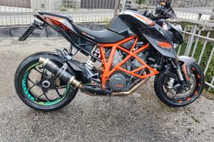 KTM 1290 superduke r