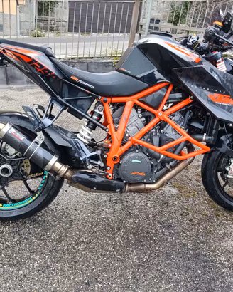 KTM 1290 superduke r