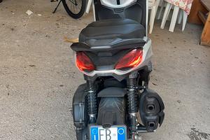 Beverly 400