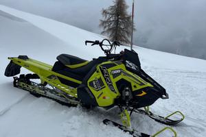 Motoslitta Polaris rmk 850