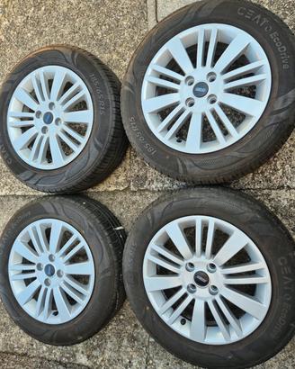 cerchi 15 grande punto con gomme estive 