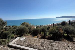 Villa di 153 m² con 4 locali a Alassio