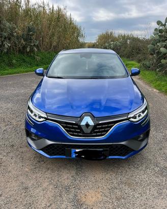 Renault megane e-tech plug-in Rs Line