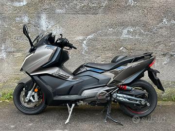 Kymco AK 550