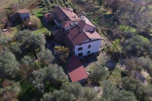 Villa di 560 m² con più di 5 locali a Alvito