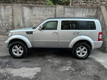 Dodge Nitro 2.8 CRD SXT 4x4 177 CV