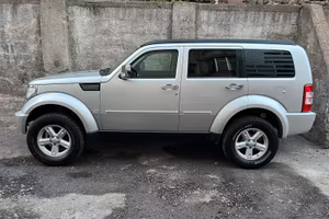 Dodge Nitro 2.8 CRD SXT 4x4 177 CV