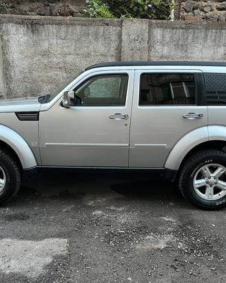 Dodge Nitro 2.8 CRD SXT 4x4 177 CV