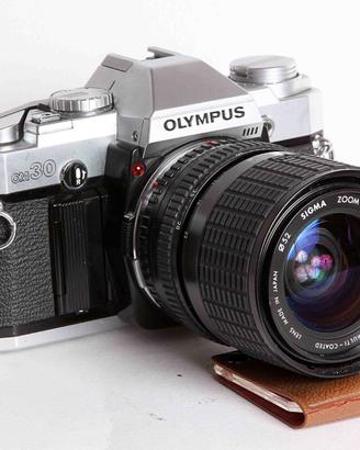 OLYMPUS OM30 +OBIETTIVO ZOOM SIGMA