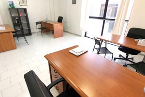 Ufficio arredato in centro vigilato con parcheggi