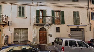 NEGOZIO A PISTOIA