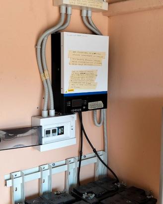 Inverter ibrido 3KWh con batterie e quadri comando