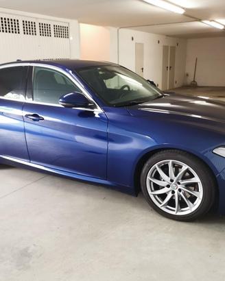 Alfa Romeo Giulia 2.2 Diesel  Business Sport  L.ED