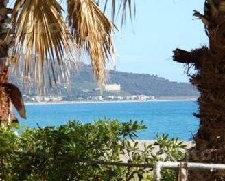 Calabria Strongoli appartamento 100 mt spiaggia