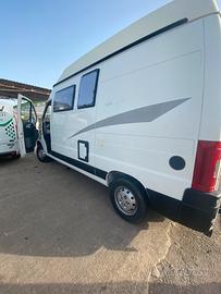 Camper furgonato