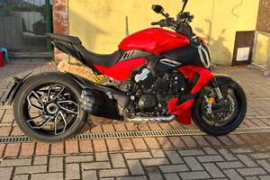  Ducati Diavel V4 