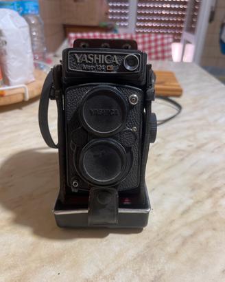 Yashica Mat-124 G macchina fotografica