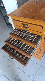 Cassettiera da tipografia in legno - 18 cassetti