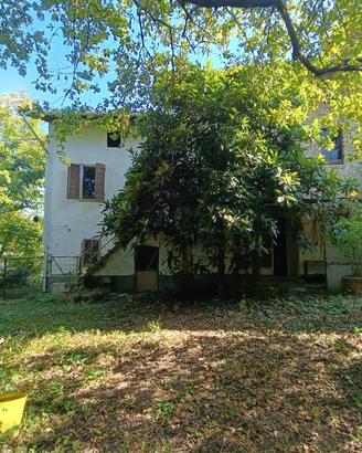 Casa indipendente di 200 m² con più di 5 locali a 