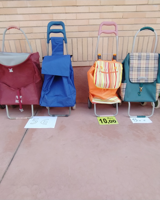 Carrelli Vari per la Spesa
