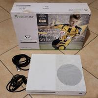 xbox one s con scatola e fili senza controller